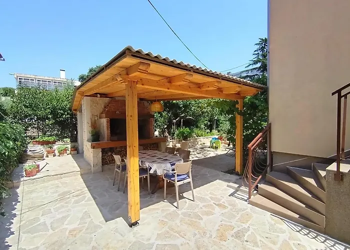 Mihaela Apartment