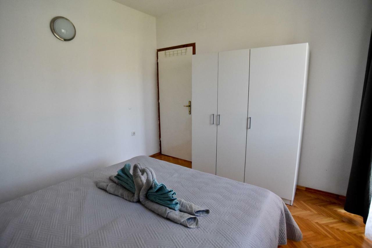 Mihaela Apartment