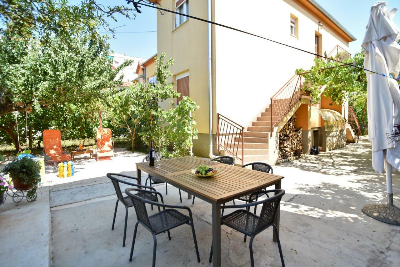 Mihaela Apartment