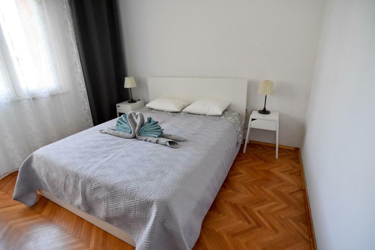 Mihaela Apartment